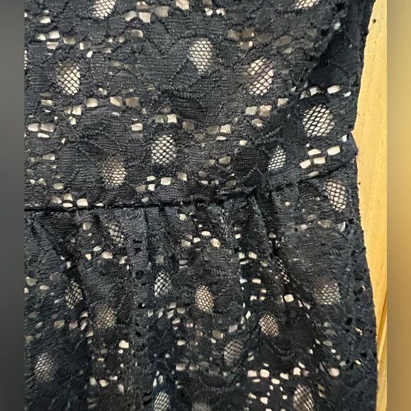 Alya brand women’s size M black lace overlay blouse - Picture 4 of 9